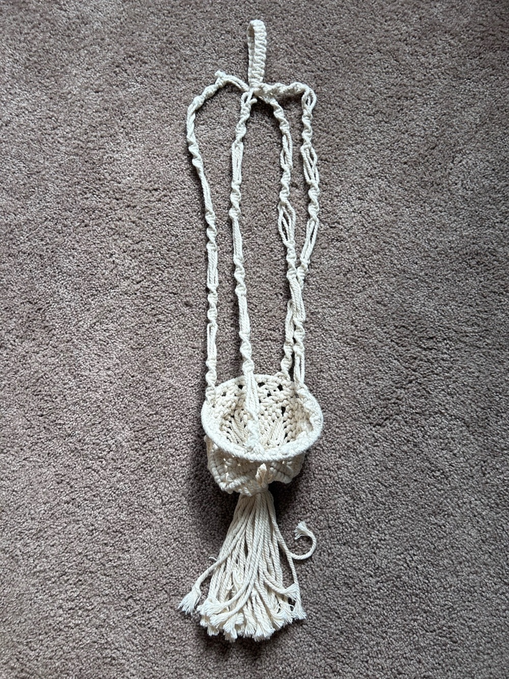 Macrame plant holder